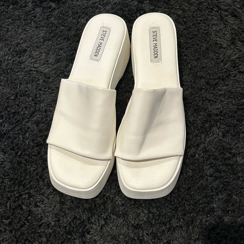 Steve Madden White sandals with Square-Toe Design - Picture 3 of 9
